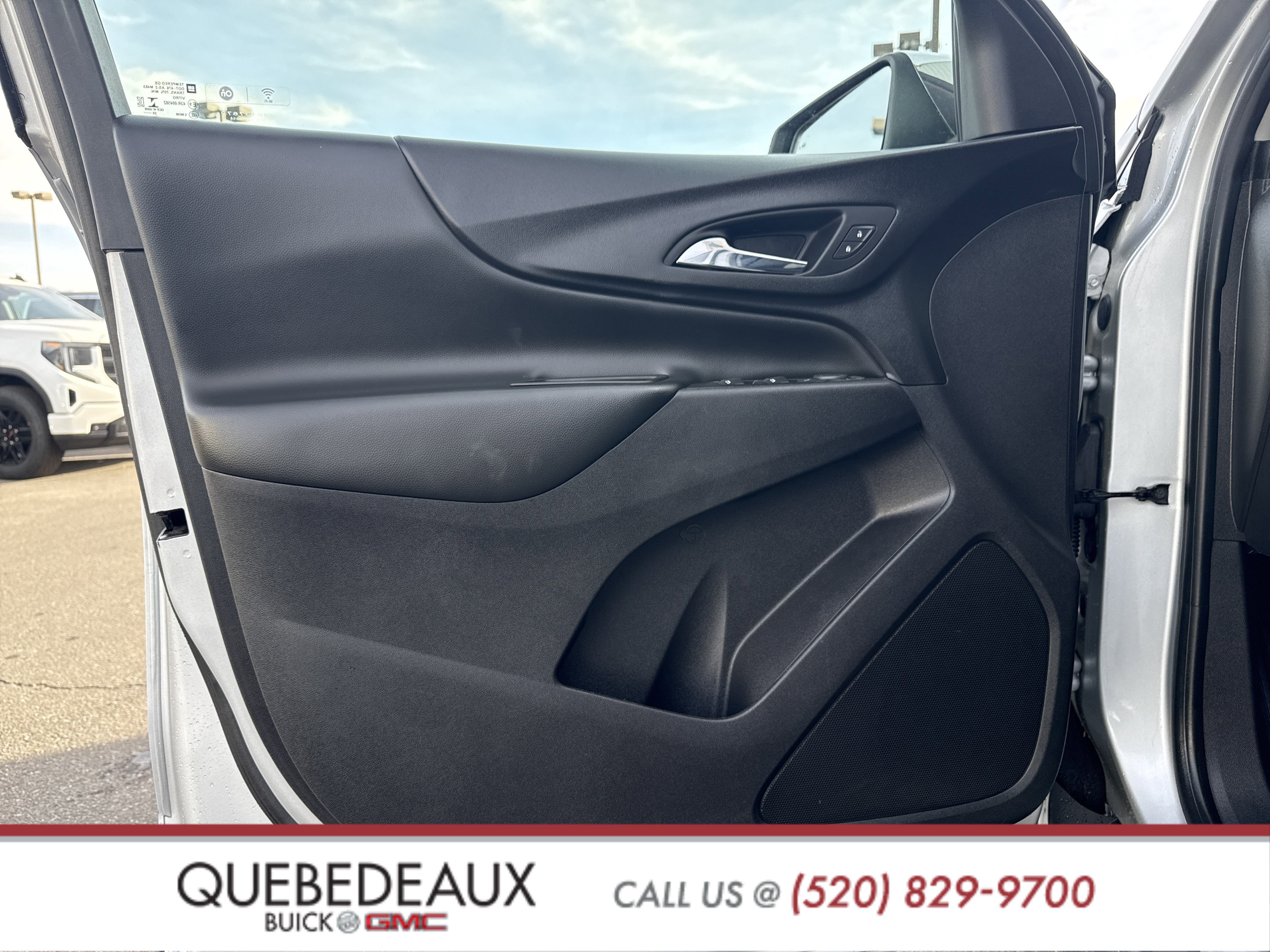 Used 2020 Chevrolet Equinox LT image 11