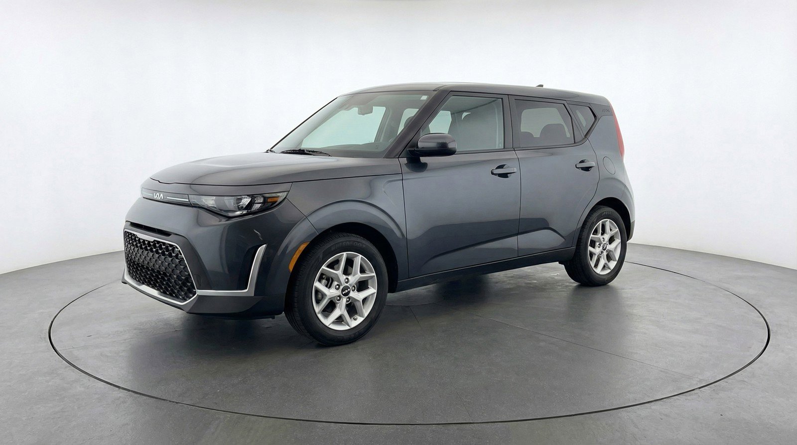 Used 2025 Kia Soul LX w/ LX Technology Package image 2