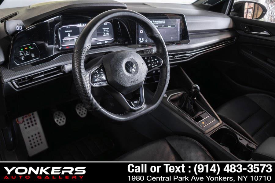 Used 2022 Volkswagen Golf R image 16