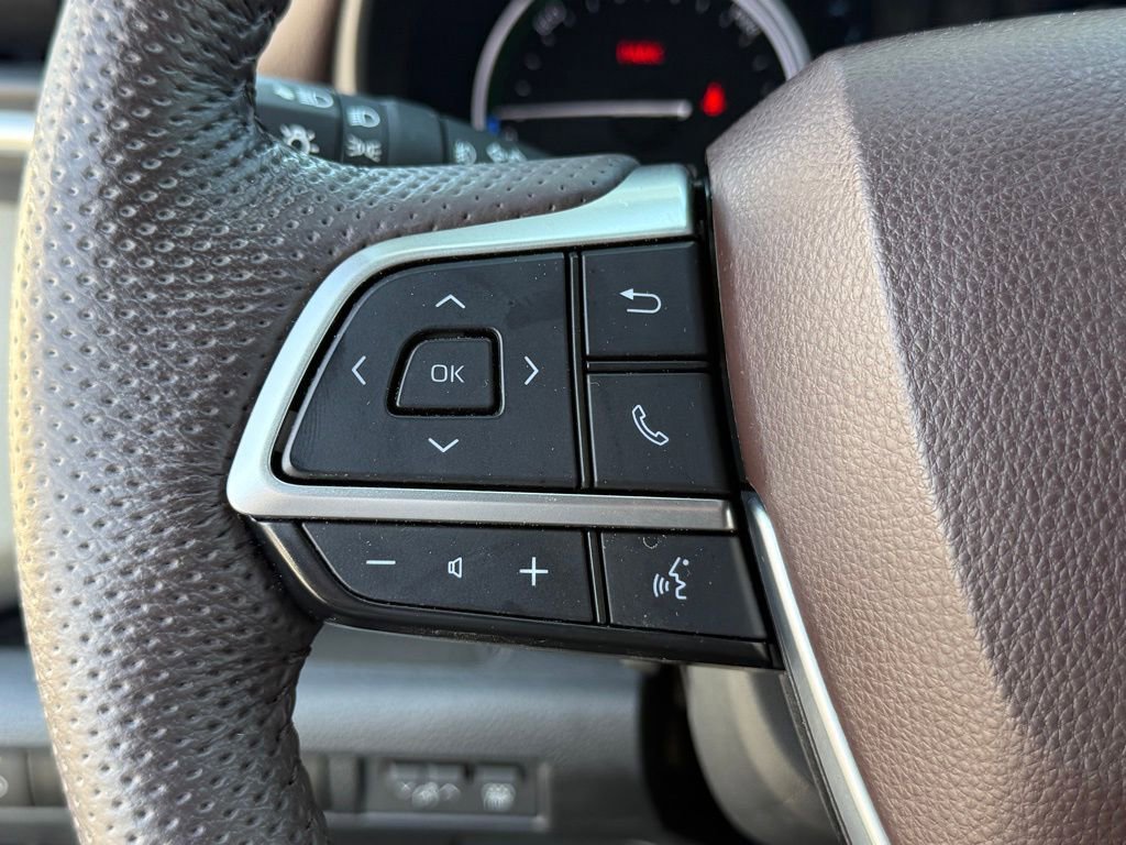 Certified 2024 Toyota Sienna Platinum image 25