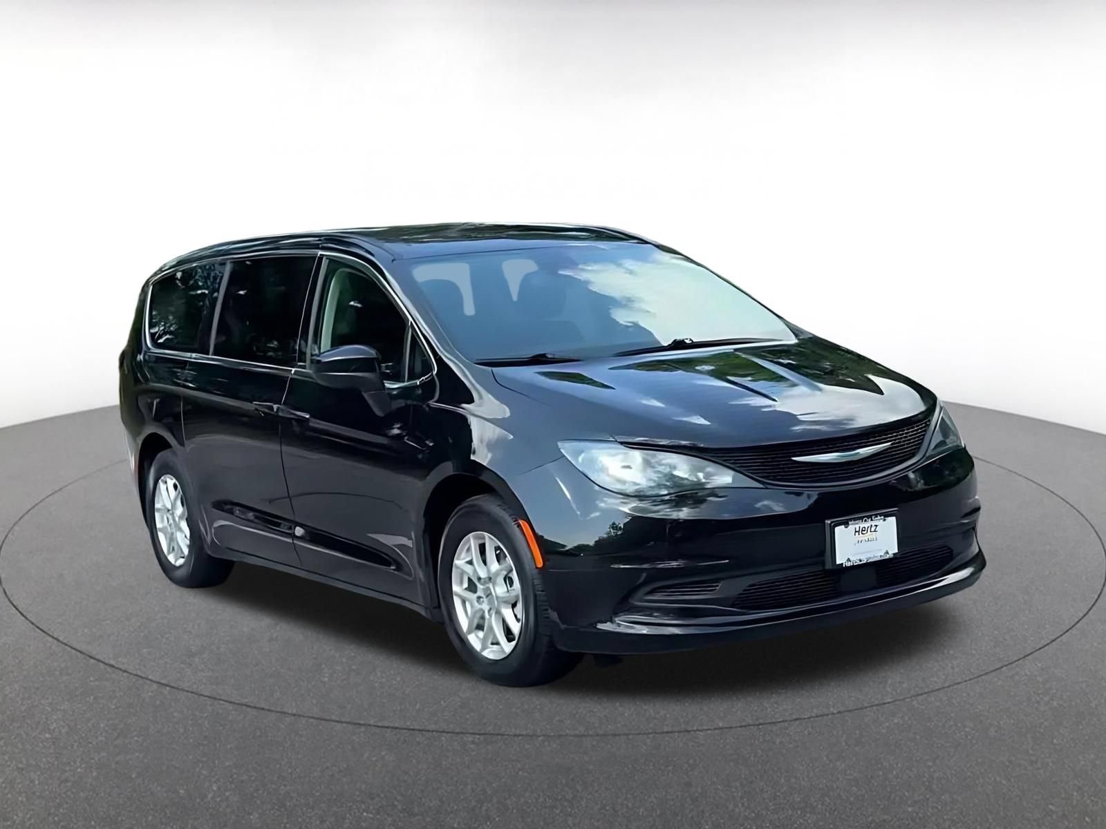 Used 2024 Chrysler Voyager LX FWD image 3