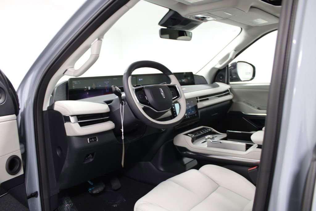 New 2026 Lincoln Navigator Reserve image 25