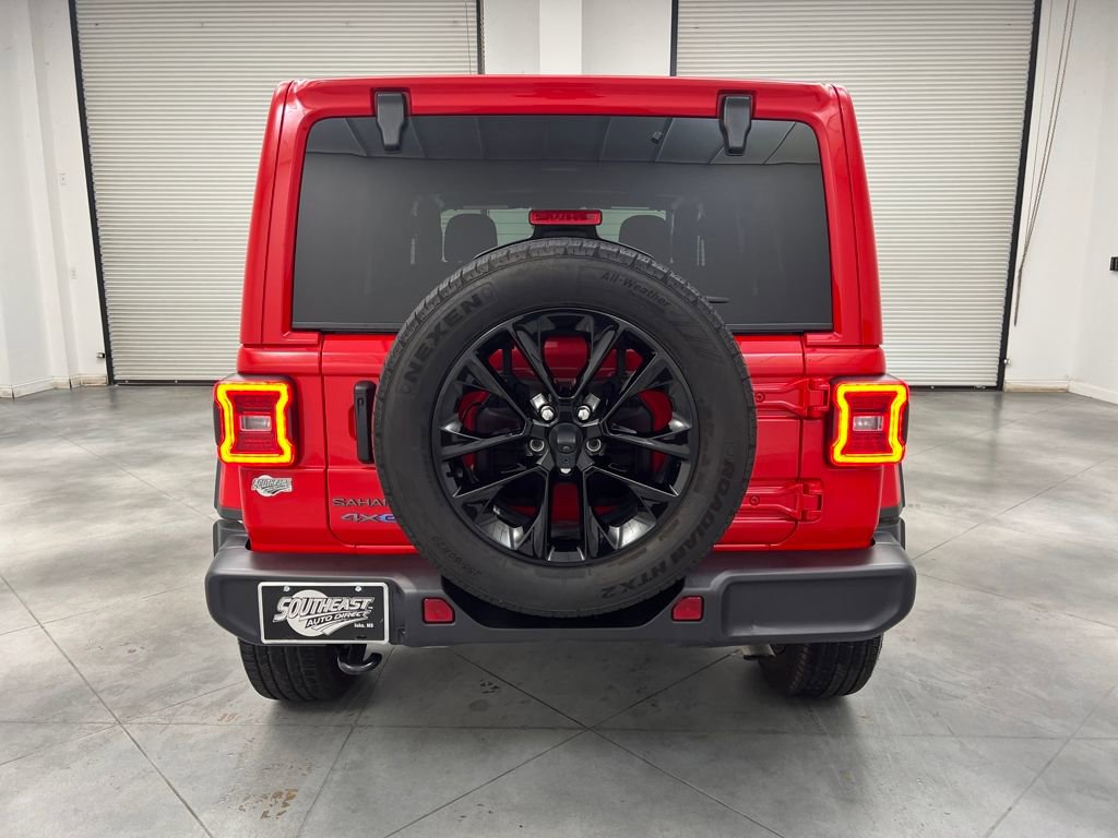 Used 2025 Jeep Wrangler Sahara 4xe image 6