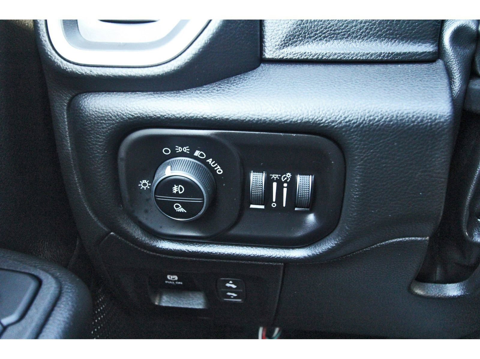 Used 2025 RAM 1500 Lone Star image 19