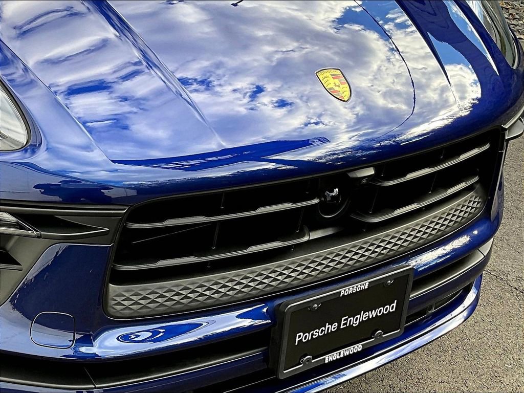 Used 2025 Porsche Macan image 32