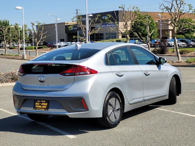Used 2022 Hyundai Ioniq SE FWD image 4