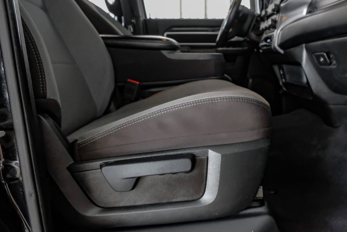 Used 2024 RAM 2500 Big Horn AWD/4WD image 32