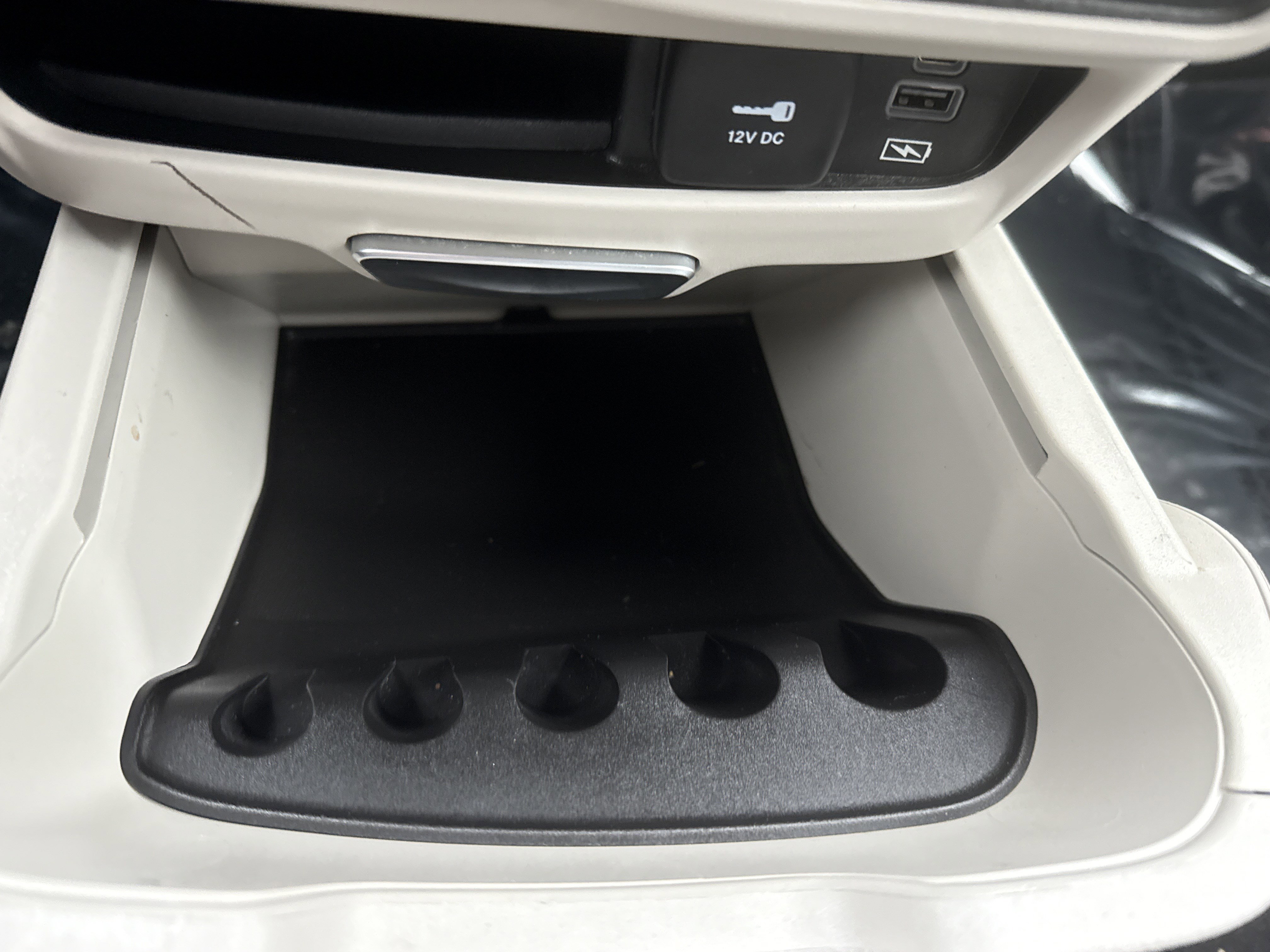 Used 2022 Chrysler Pacifica Touring-L image 28