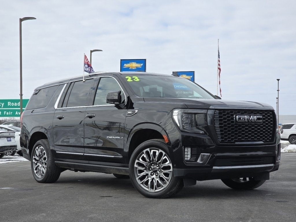Used 2023 GMC Yukon XL Denali Ultimate image 2