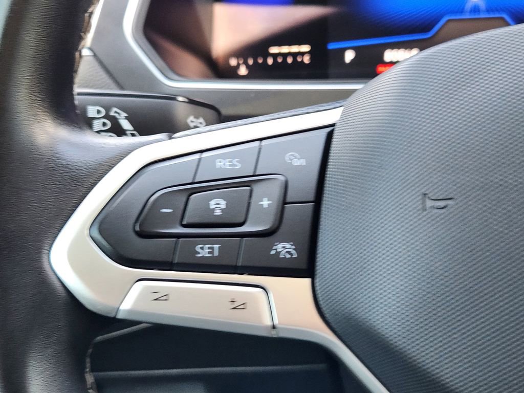 Used 2022 Volkswagen Tiguan SE AWD/4WD image 22