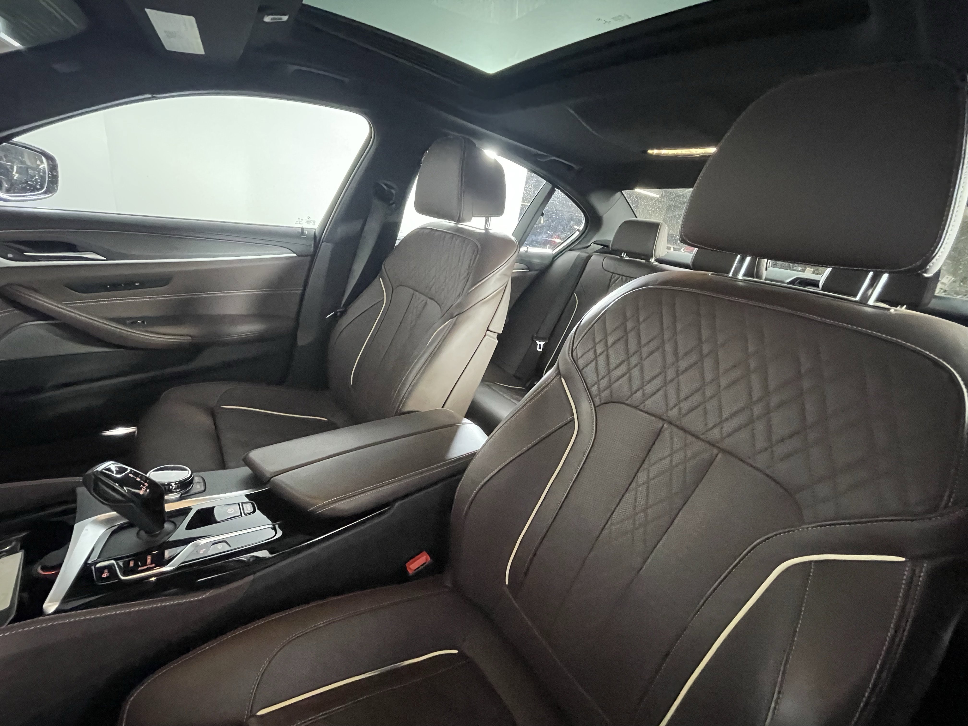 Certified 2023 BMW M550i xDrive w/ Dynamic Handling Package image 9