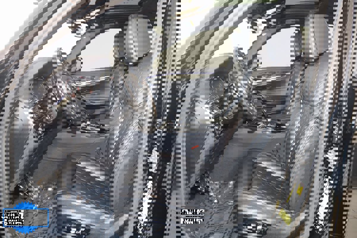 Used 2020 BMW M550i xDrive w/ Premium Package image 12