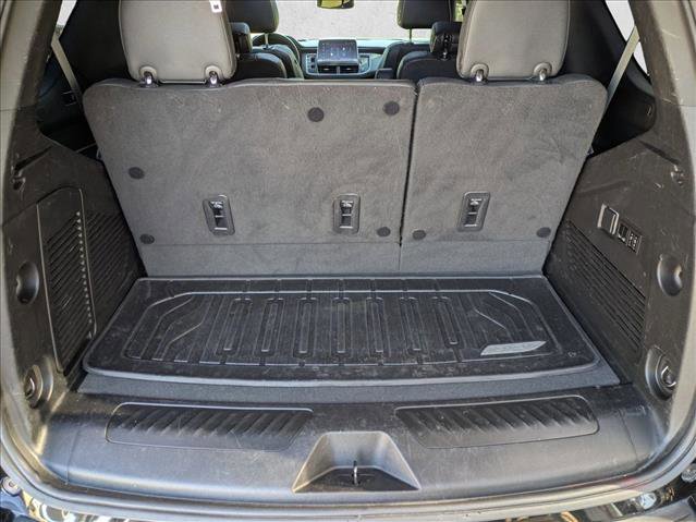 Used 2023 GMC Yukon SLT w/ SLT Premium Package image 6