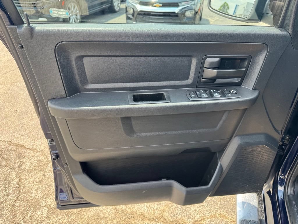 Used 2017 RAM 1500 Express w/ Express Value Package AWD/4WD image 9
