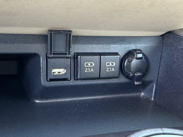 Used 2020 Toyota Highlander Limited FWD image 20