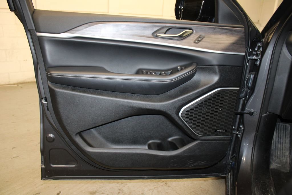 Used 2024 Jeep Grand Cherokee Limited 4xe AWD/4WD image 25
