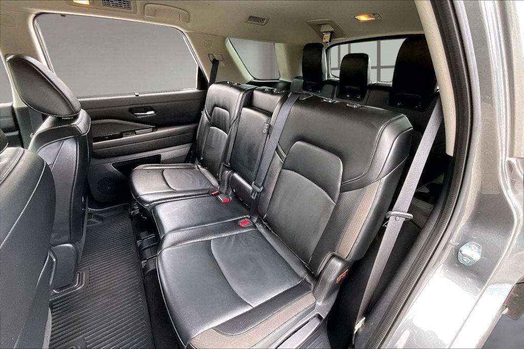 Used 2022 Nissan Pathfinder SL FWD image 21