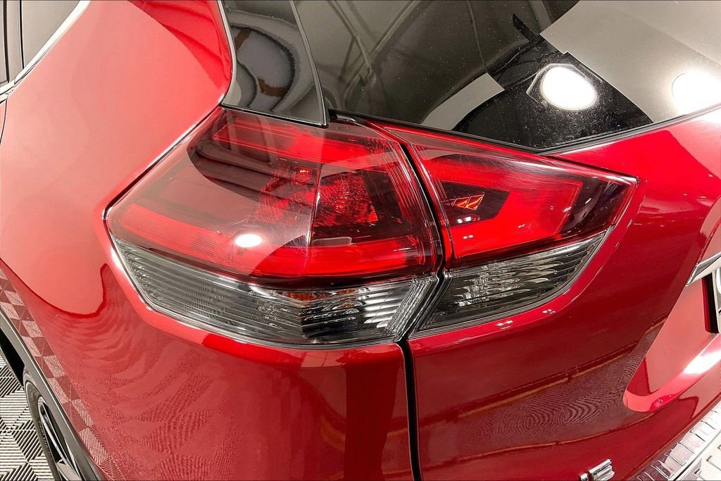 Used 2020 Nissan Rogue SL w/ Premium Package image 42