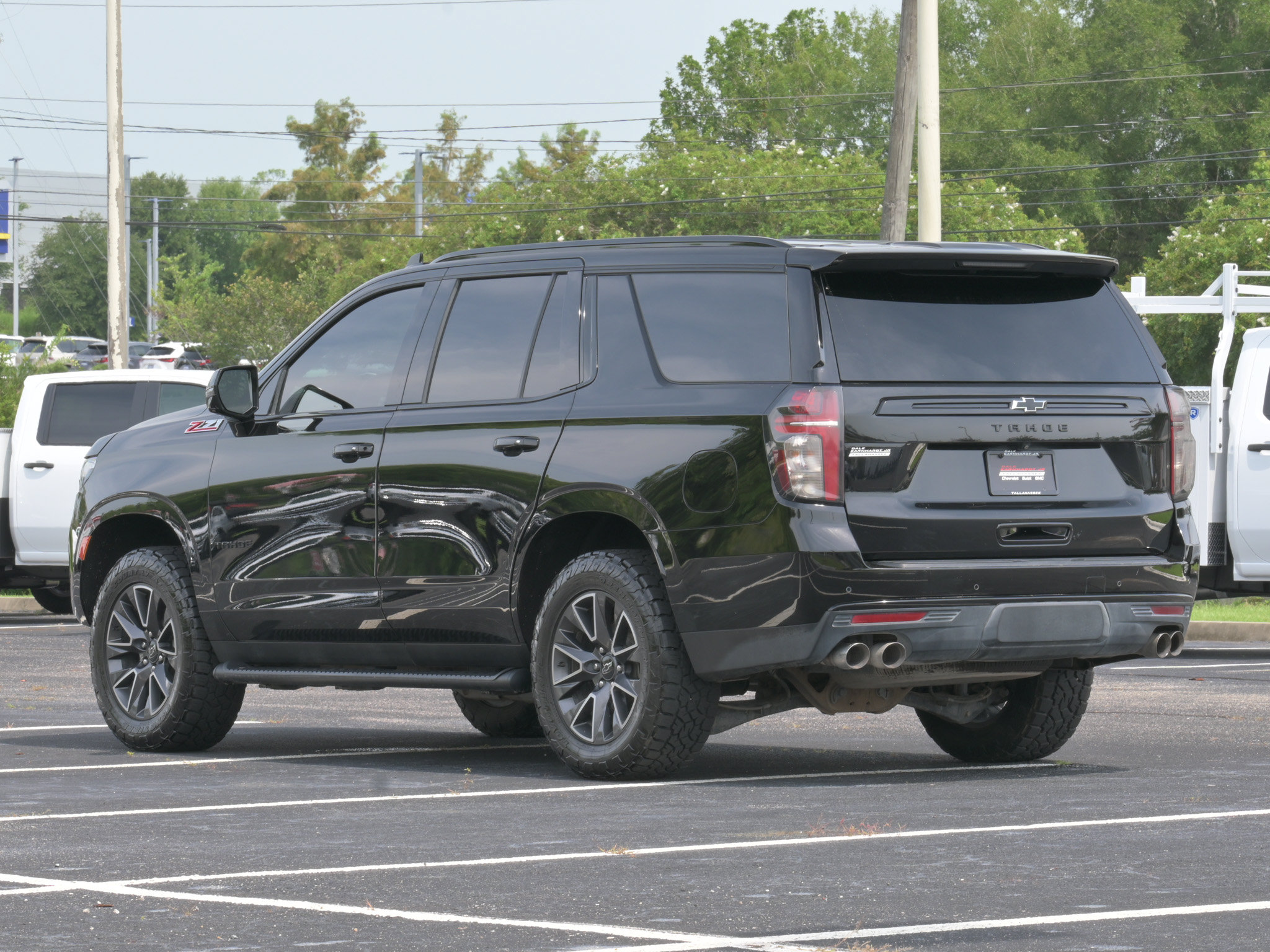 Used 2023 Chevrolet Tahoe Z71 w/ Z71 Off-Road Package AWD/4WD image 3