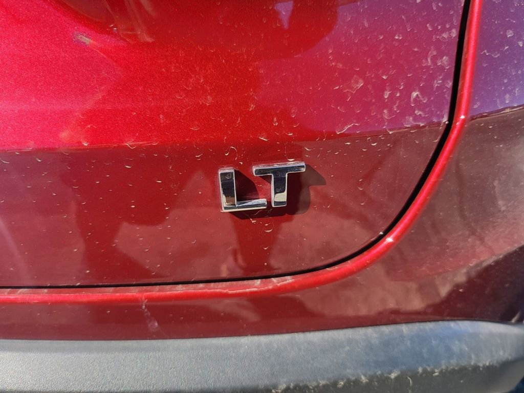 Used 2025 Chevrolet Trax LT w/ LT Convenience Package image 4