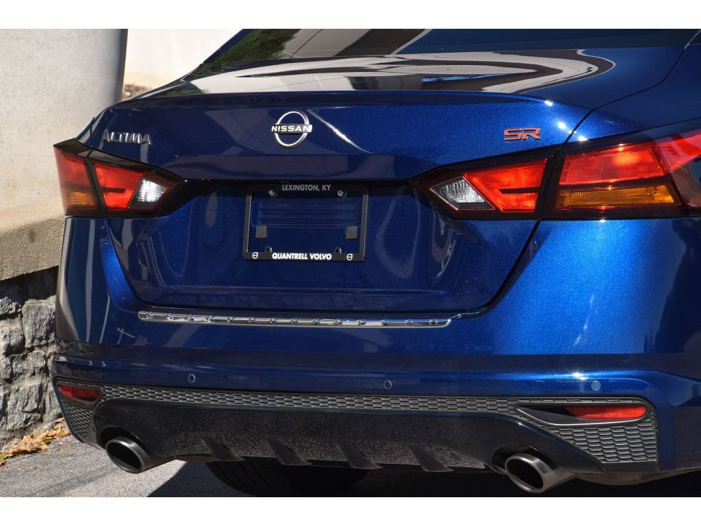 Used 2023 Nissan Altima 2.5 SR w/ SR Premium Package image 28