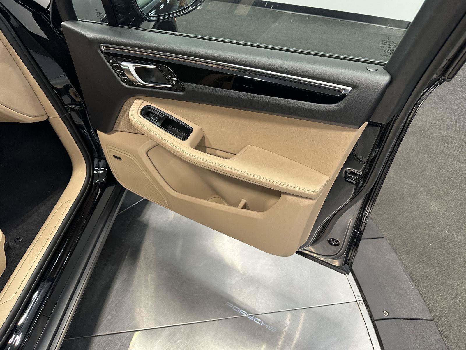 New 2026 Porsche Macan AWD/4WD image 42
