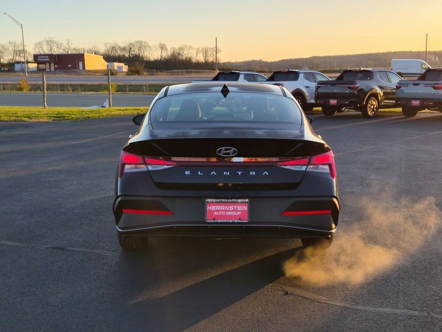 New 2026 Hyundai Elantra Sport image 27