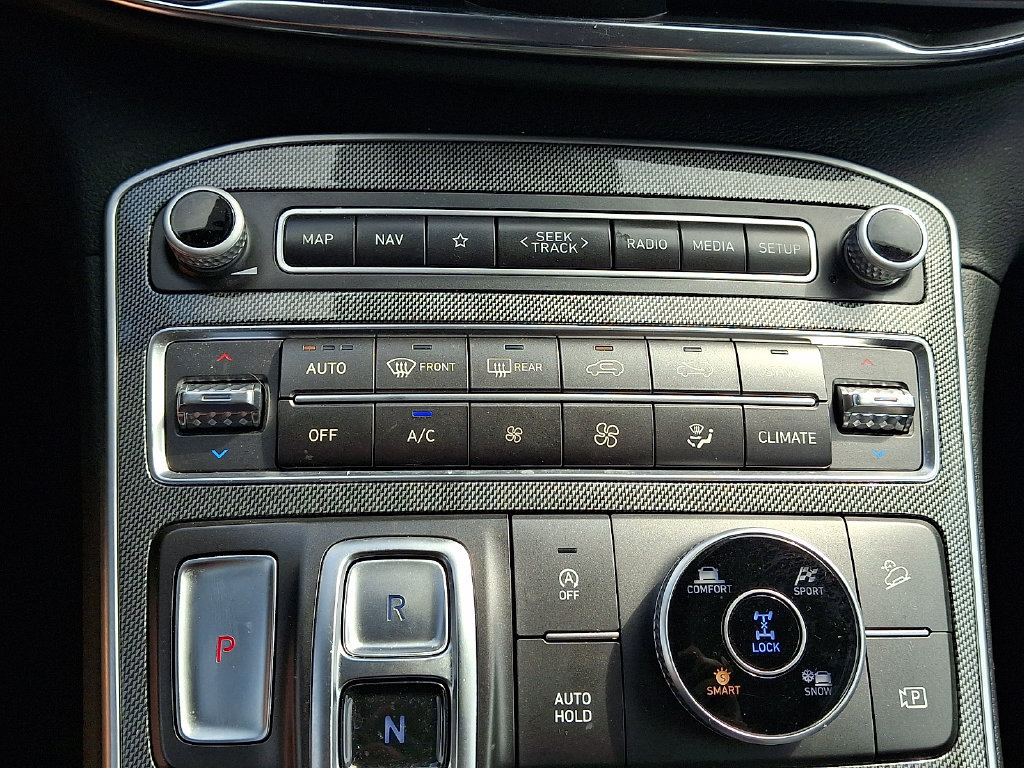 Certified 2023 Hyundai Santa Fe SEL AWD/4WD image 16