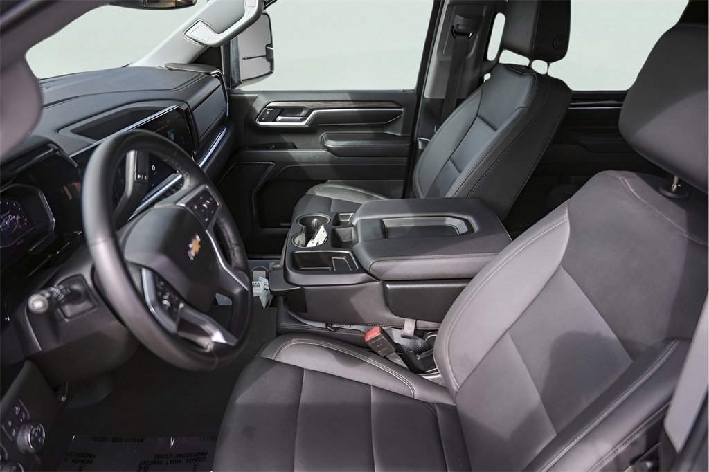 Used 2025 Chevrolet Silverado 2500 LTZ image 12