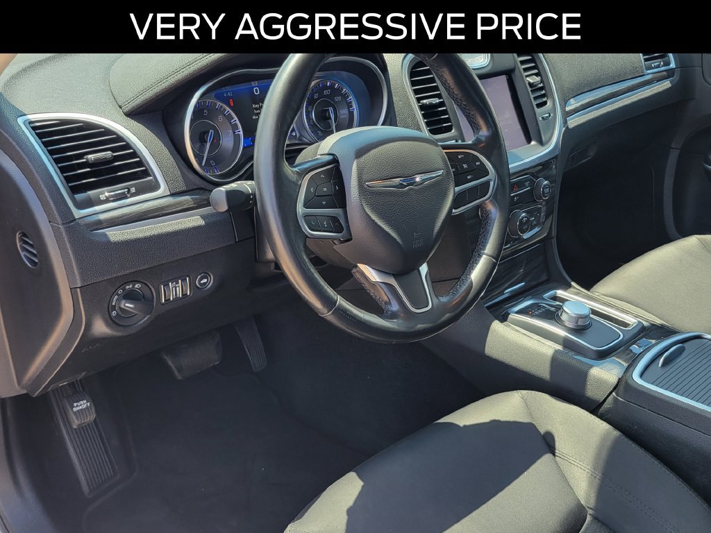 Used 2021 Chrysler 300 Touring RWD image 18