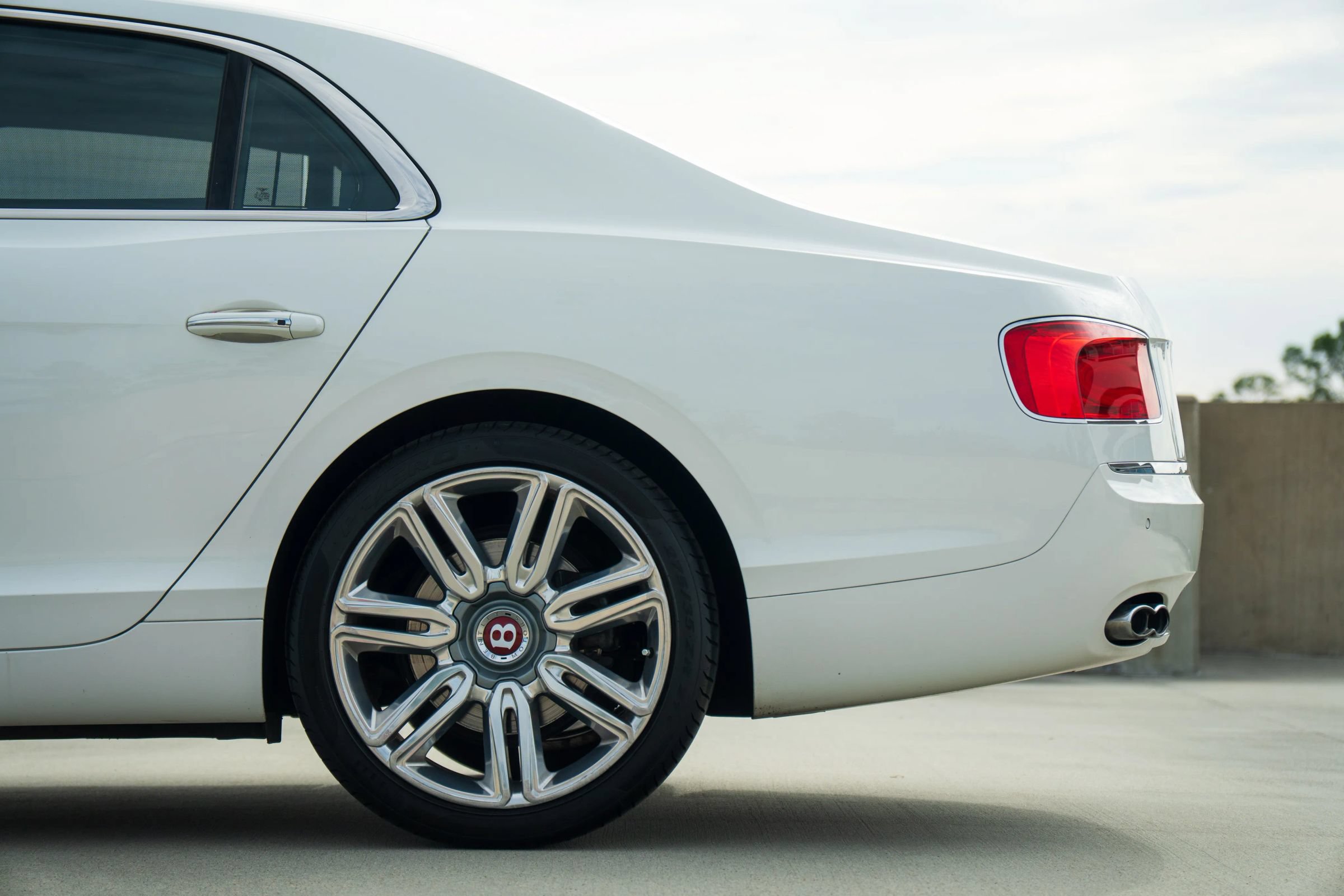 Used 2018 Bentley Flying Spur V8 AWD/4WD image 5