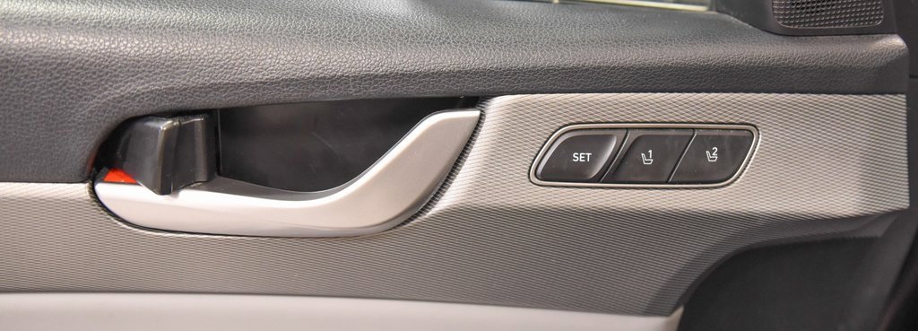 Used 2022 Hyundai Palisade SEL w/ Premium Package image 15