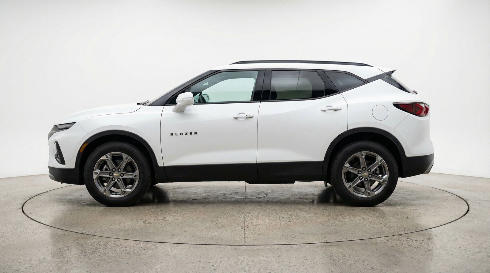 Used 2025 Chevrolet Blazer LT FWD image 5