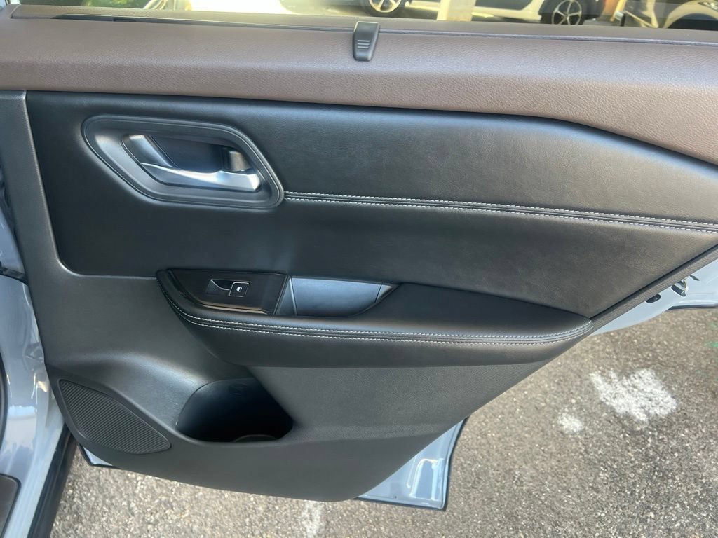 Certified 2023 Nissan Rogue SL w/ SL Premium Package AWD/4WD image 18