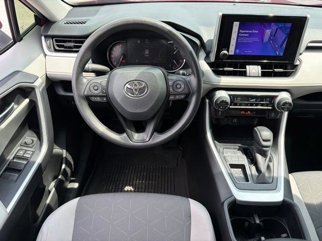 Used 2025 Toyota RAV4 XLE FWD image 18