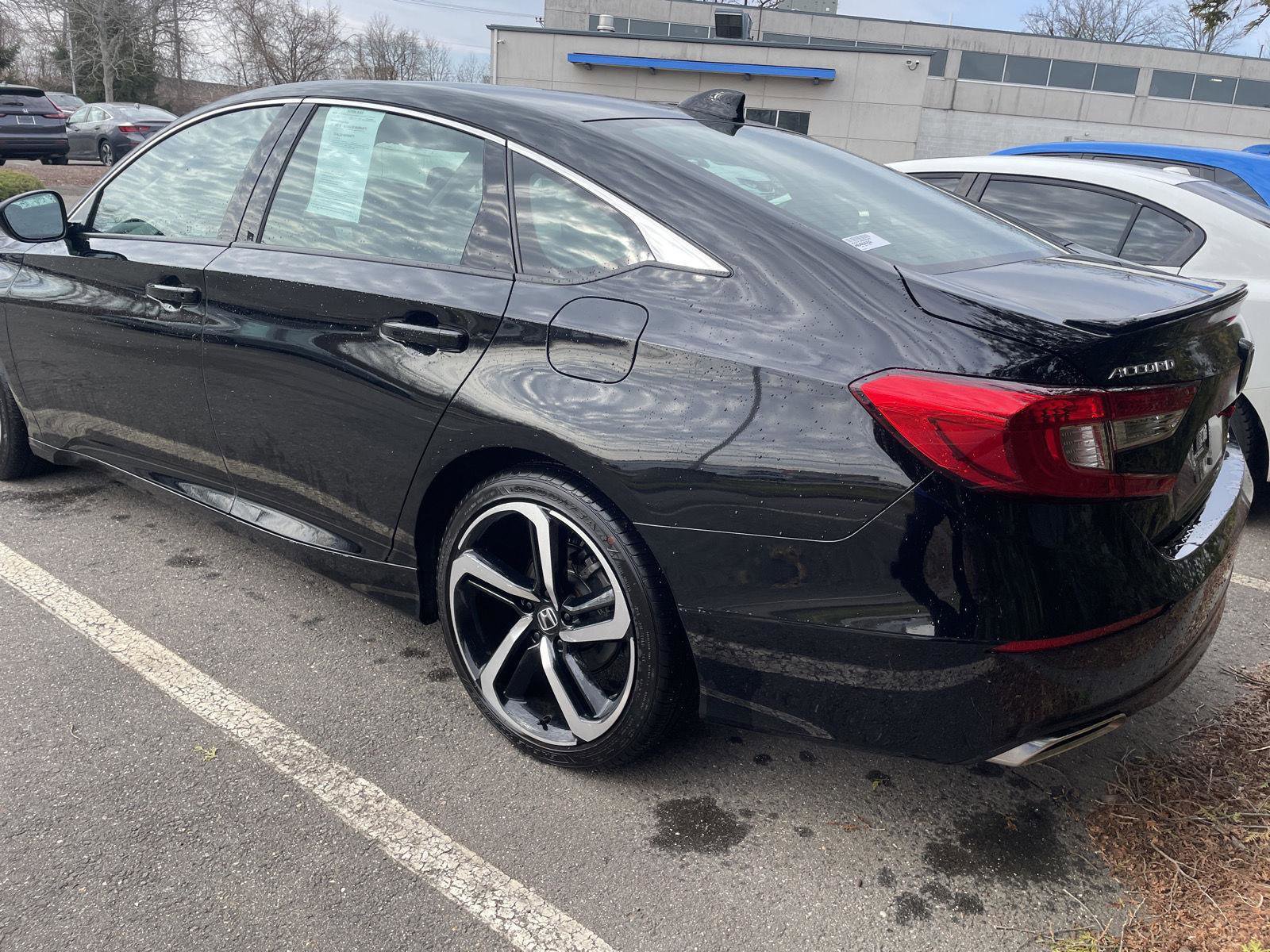 Used 2022 Honda Accord Sport image 4