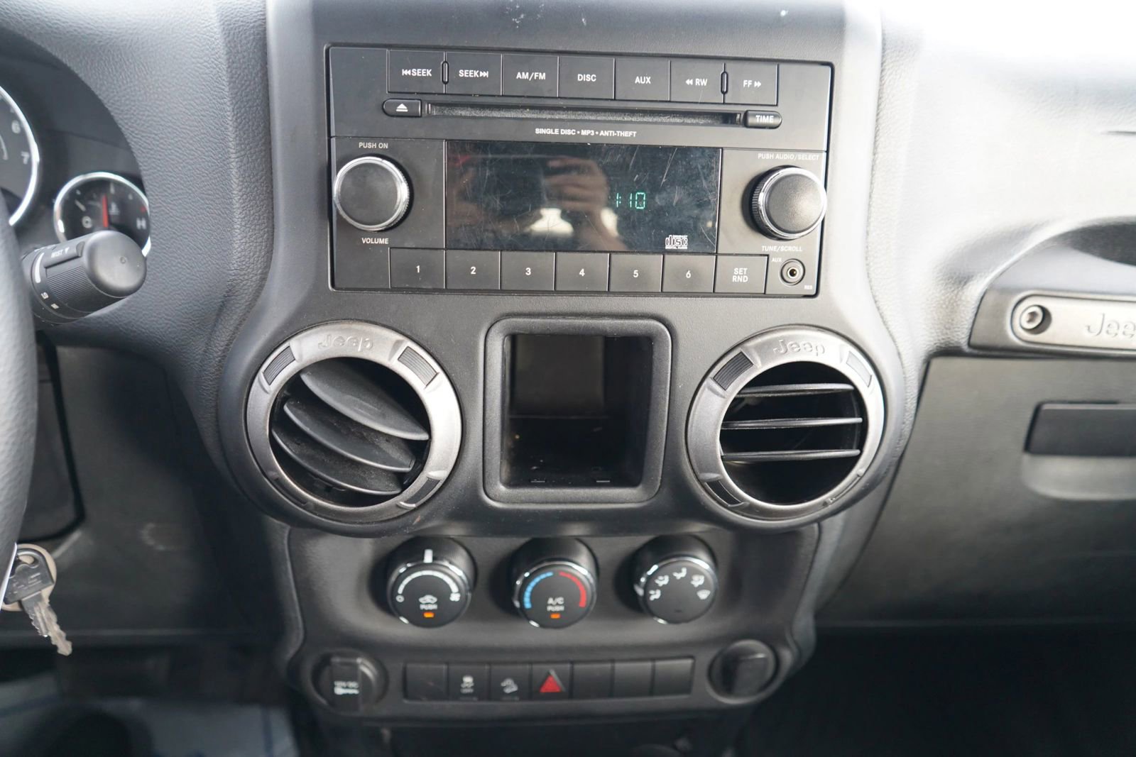 Used 2012 Jeep Wrangler Unlimited Sport AWD/4WD image 11