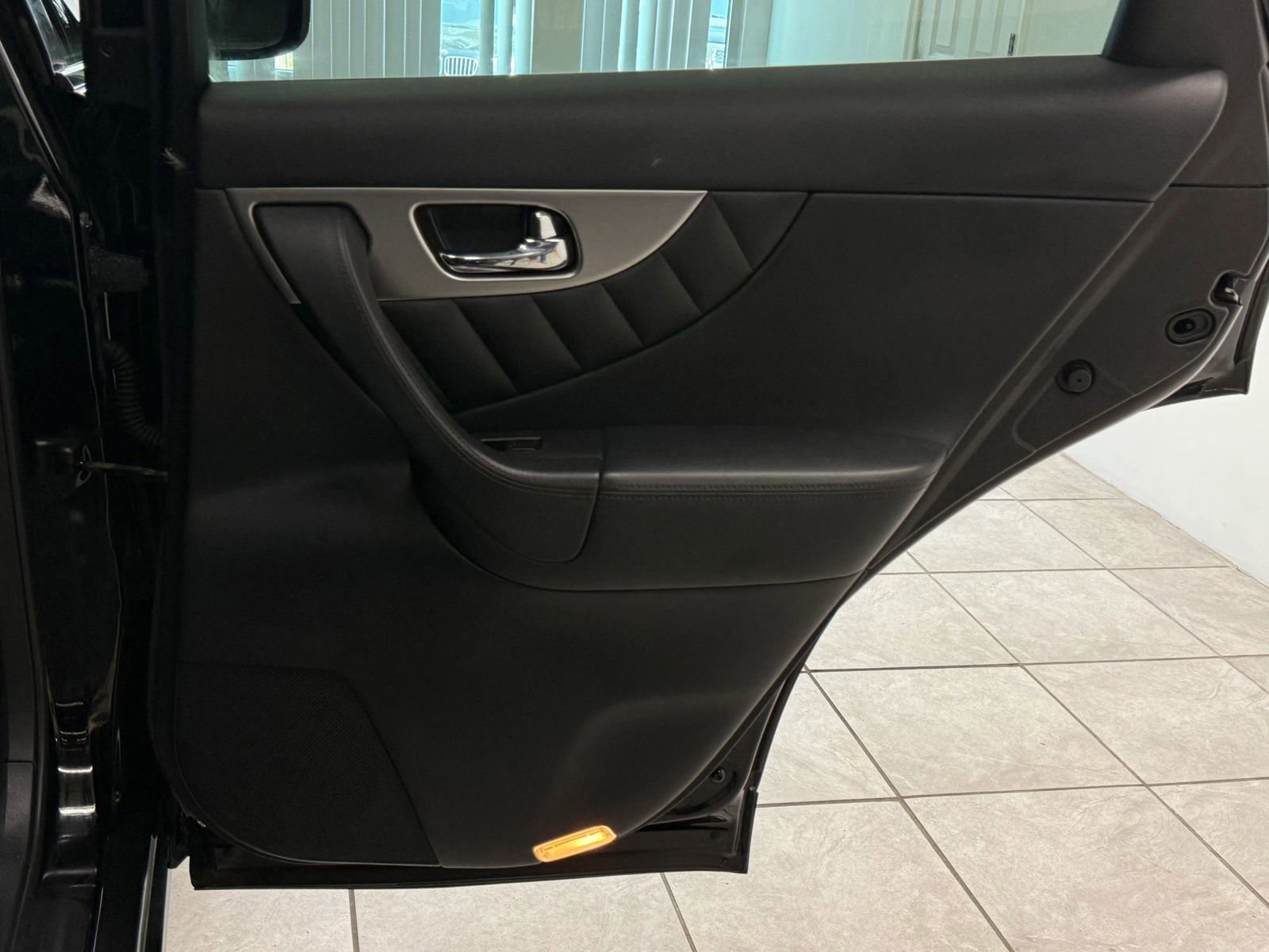 Used 2016 INFINITI QX70 3.7 image 21