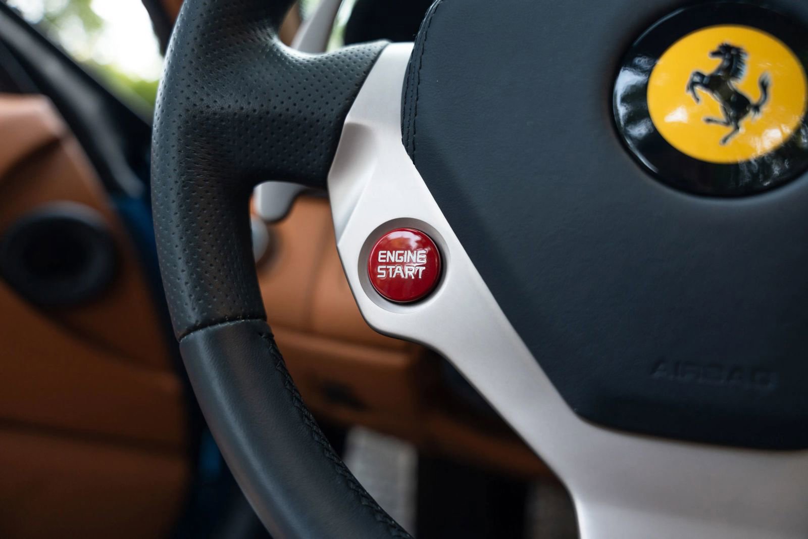 Used 2010 Ferrari California RWD image 35