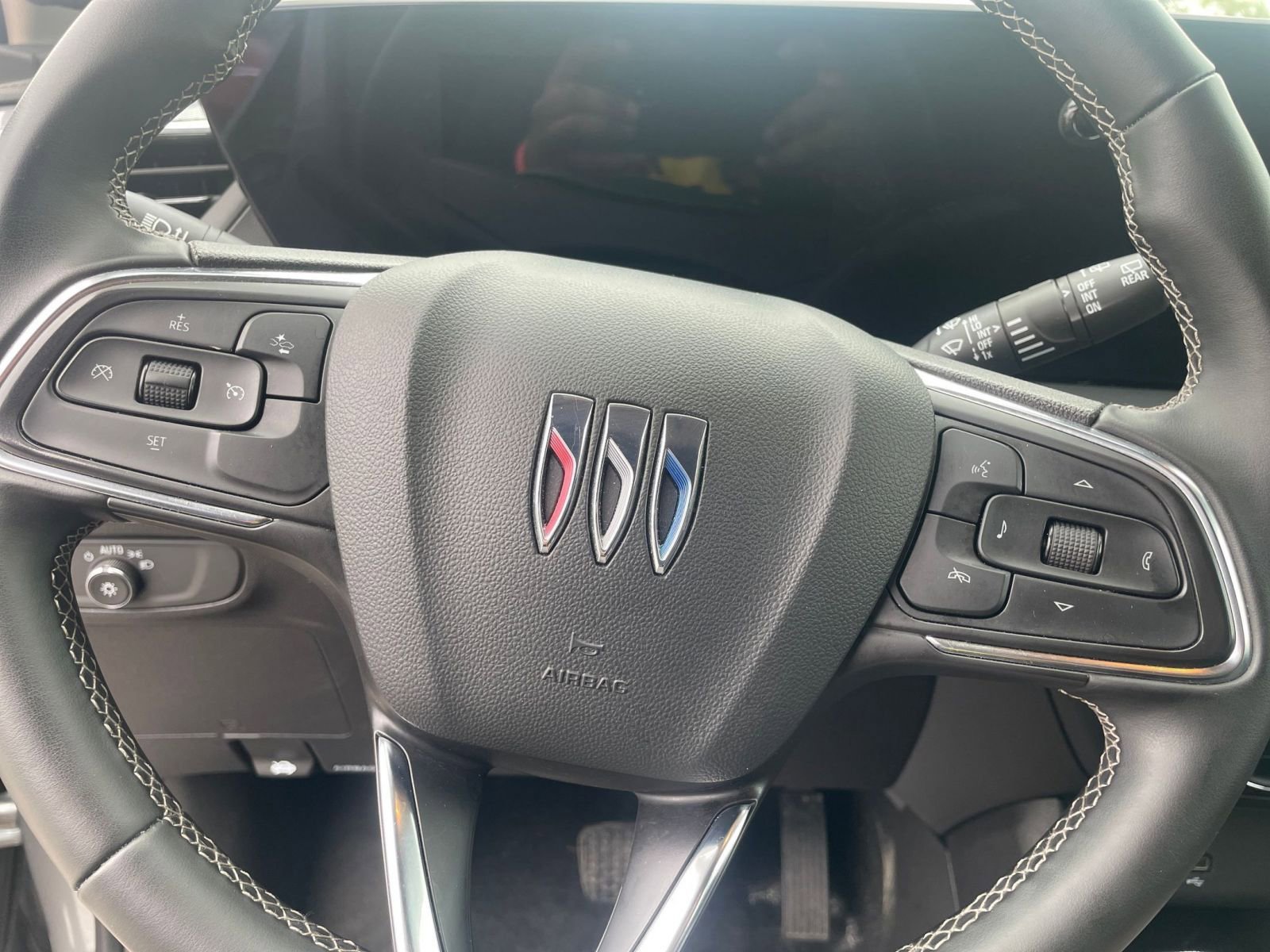 Used 2025 Buick Encore GX Preferred AWD/4WD image 25