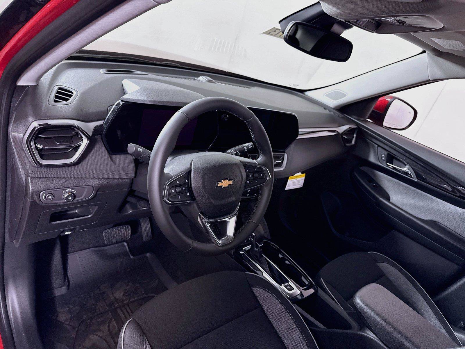 New 2026 Chevrolet TrailBlazer LT w/ Convenience Package AWD/4WD image 3