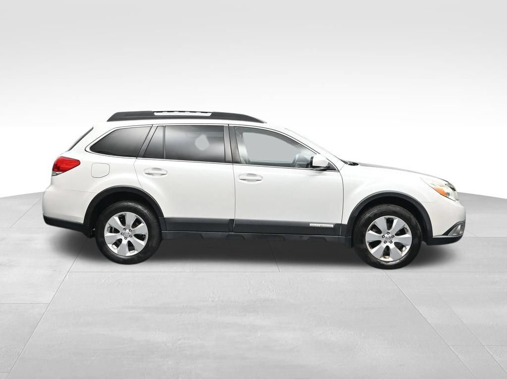 Used 2011 Subaru Outback 2.5i Limited AWD/4WD image 6