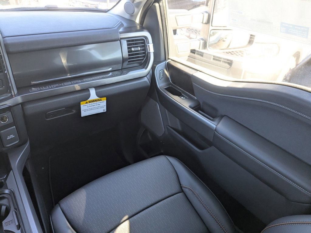 New 2026 Ford F250 Lariat w/ Black Appearance Package image 17