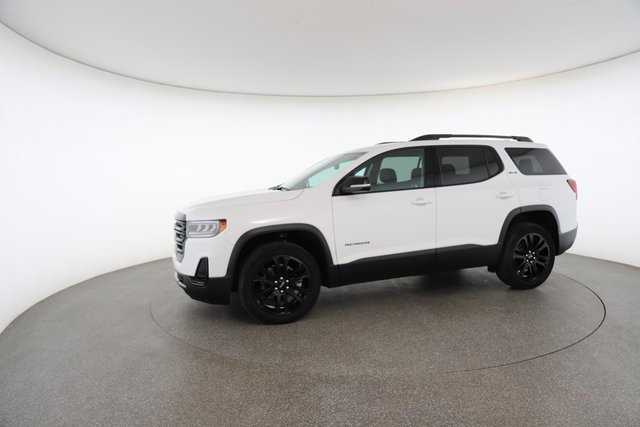 Used 2023 GMC Acadia SLE w/ Driver Convenience Package image 4