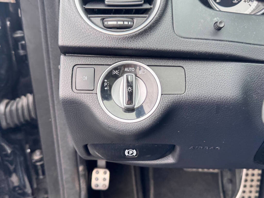 Used 2014 Mercedes-Benz C 300 4MATIC Sedan image 20