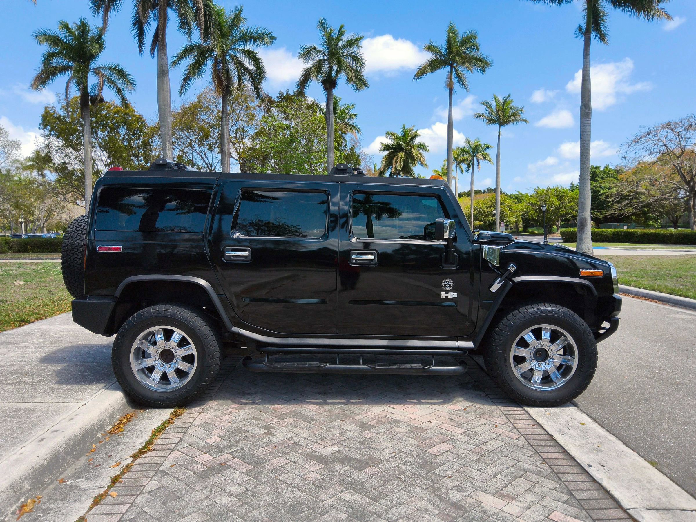 Used 2003 HUMMER H2 w/ Preferred Equipment Group image 16
