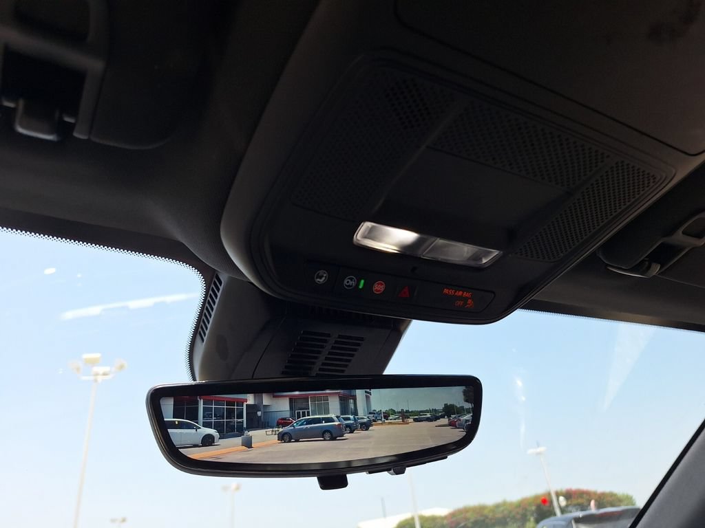 Used 2025 Chevrolet Equinox LT w/ Convenience Package II FWD image 12