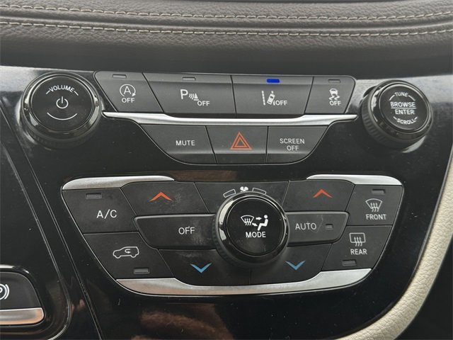 Certified 2021 Chrysler Pacifica Touring image 32