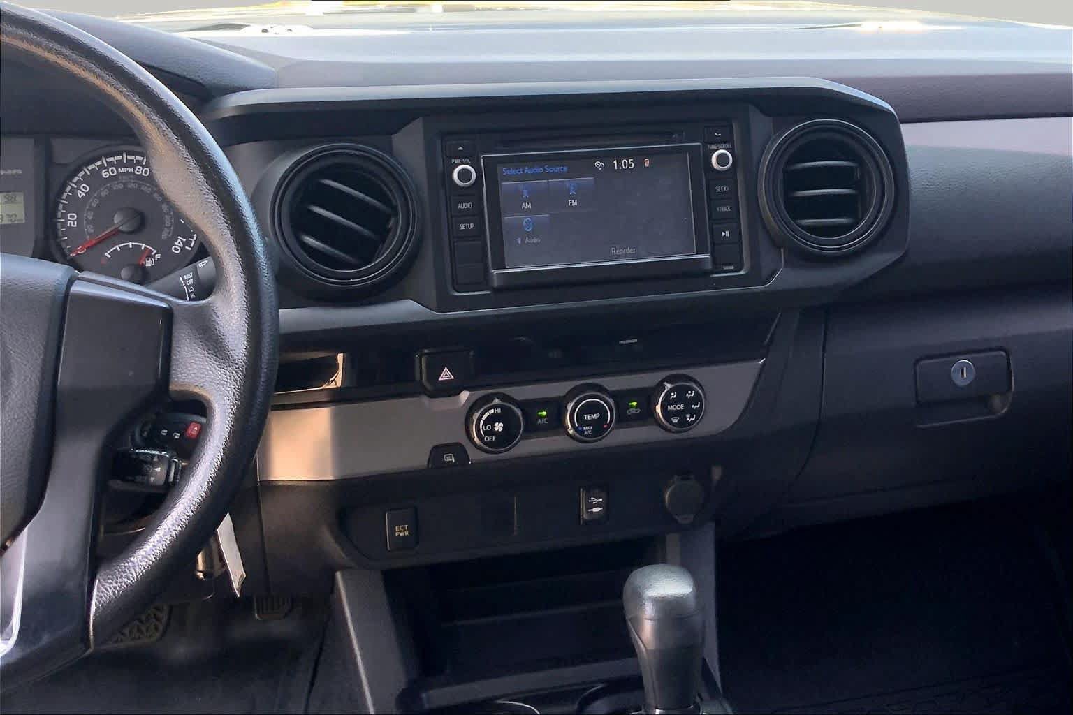 Used 2016 Toyota Tacoma SR w/ SR Convenience Package RWD image 7