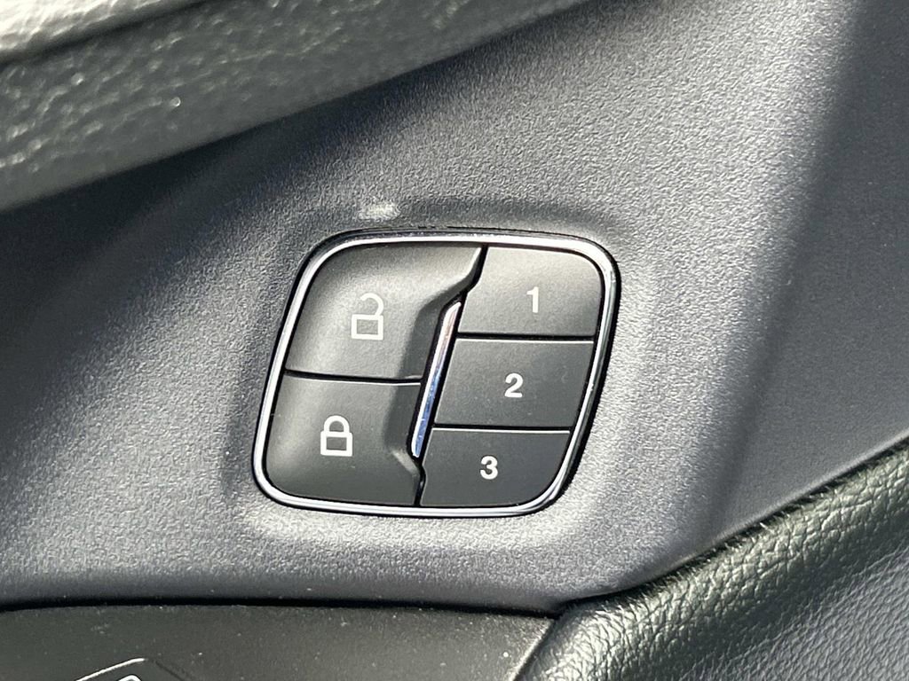 Used 2021 Ford Expedition Max Limited image 28